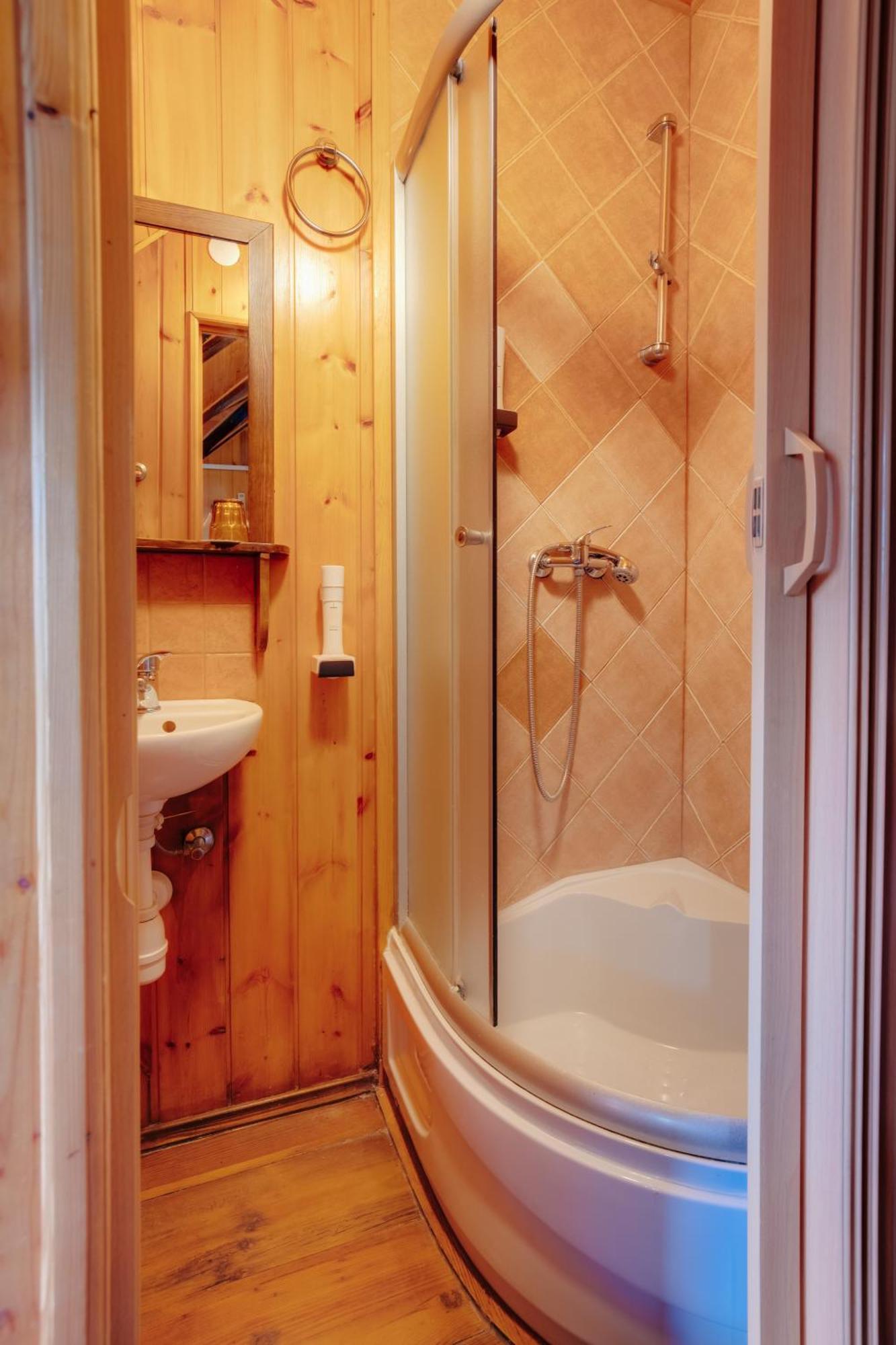 Guesthouse Pod Rastockim Krovom Слуни Экстерьер фото